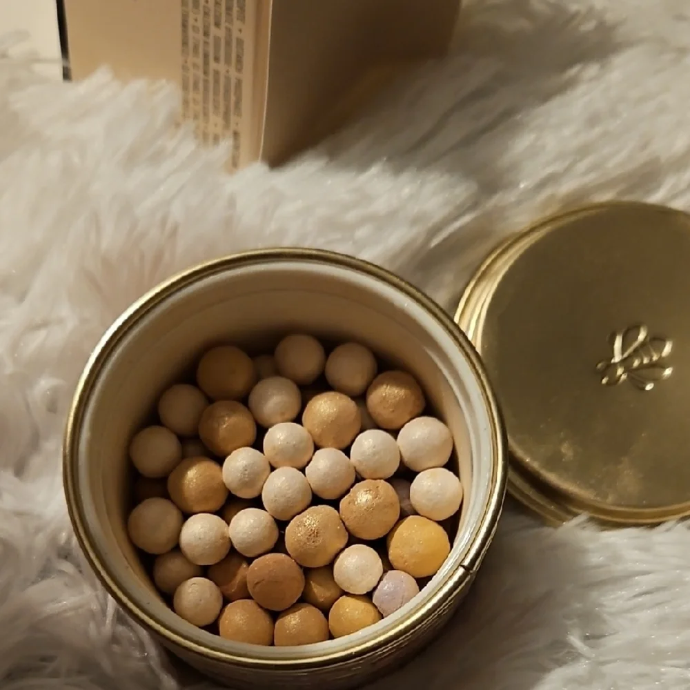 Guerlain Météorites Light-Enhancing Pearls